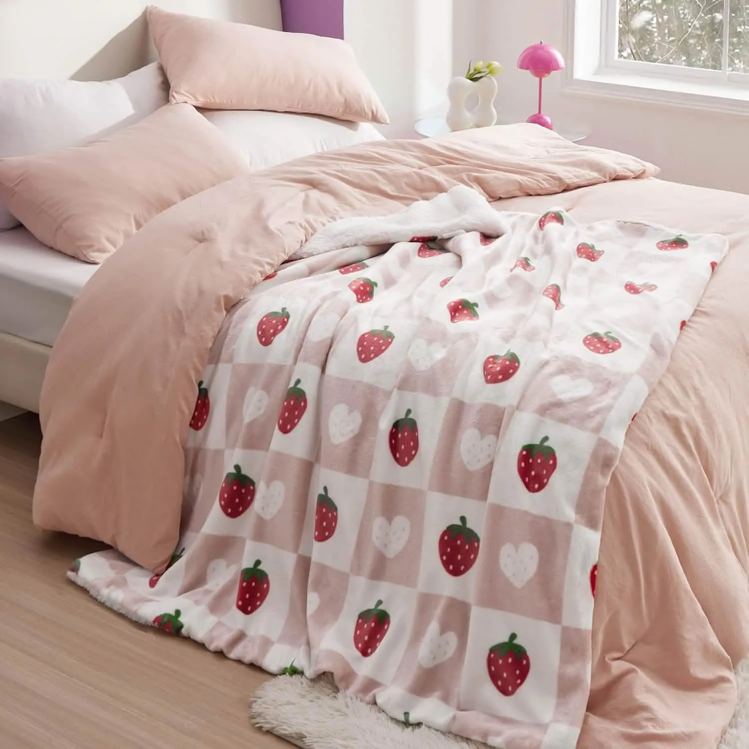 Bedsure Printed Throw Sherpa Blanket Strawberry Checkboard