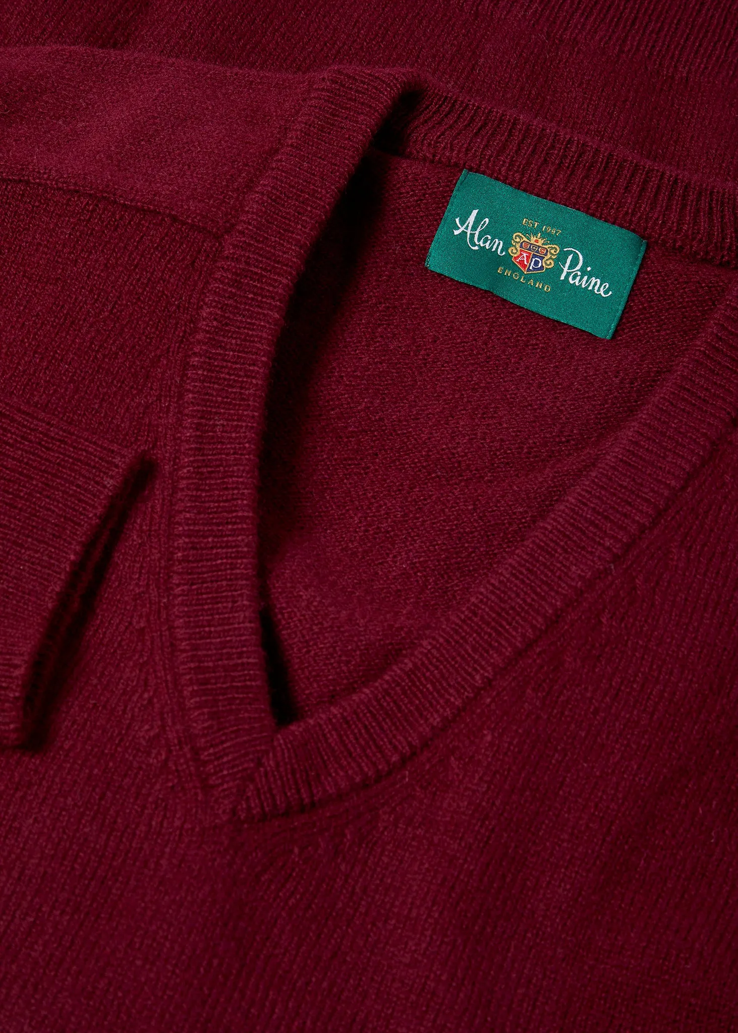 Kilsyth Men's Lambswool Jumper in Bordeaux - Regular Fit