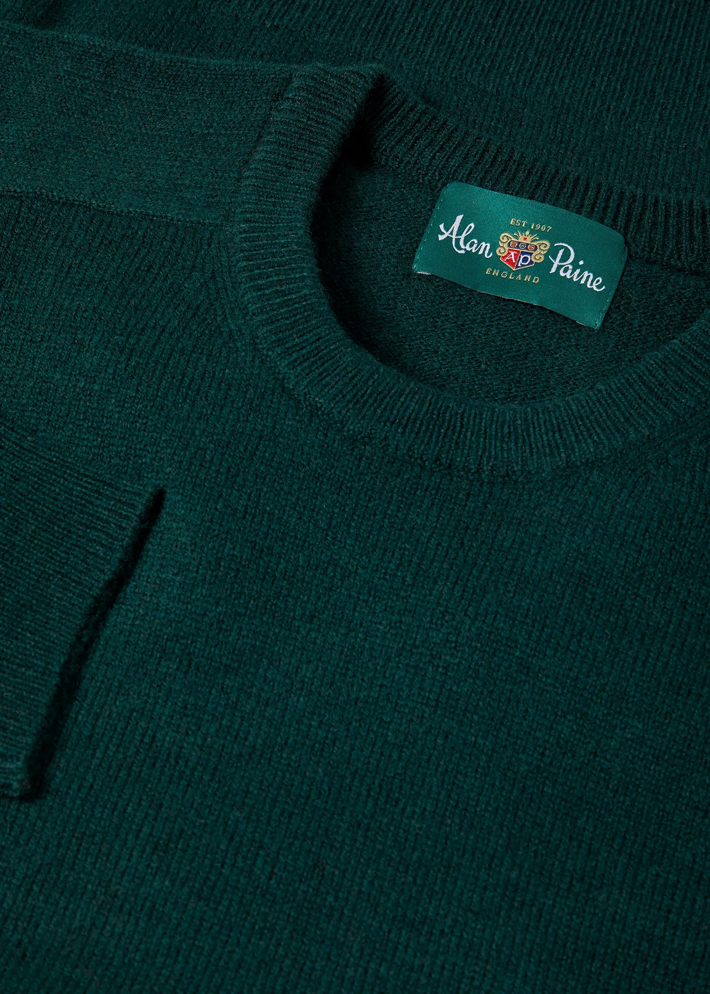 Lenzie Men's Lambswool Jumper In Tartan Green - Regular Fit