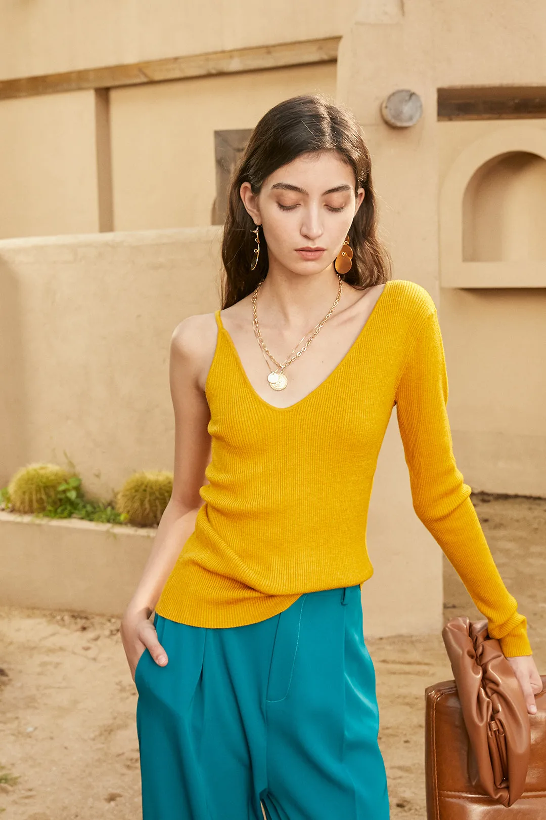 One-shoulder sweater | Asymmetric top | Street top